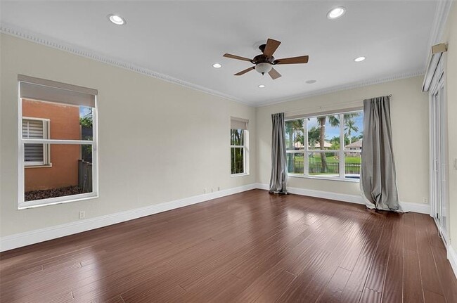 Building Photo - 11012 NW 70th Ct