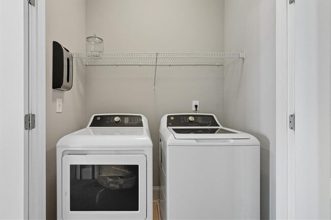 Building Photo - 1664 Mosaic Way