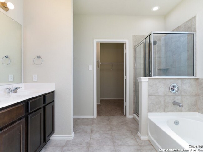 Building Photo - Charming 3-Bedroom Home in Northeast San Antonio