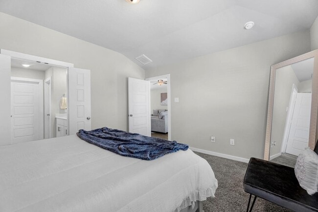 Building Photo - 18627 Etta Pnes Cir