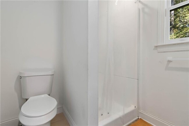 Building Photo - 2327 Young Rd