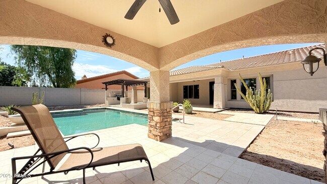 Building Photo - 4501 E Timberline Ct