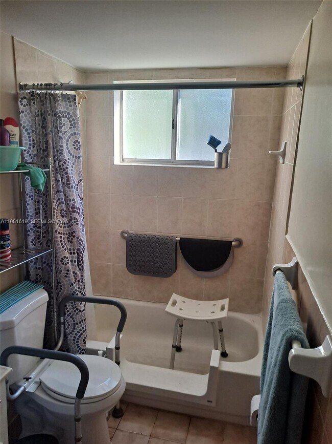 Building Photo - 10765 SW 4th St