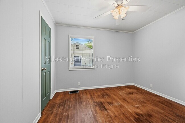 Building Photo - 920 S Lee Ave