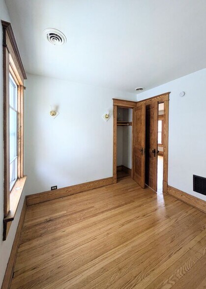 Building Photo - 47 Bridgeman St
