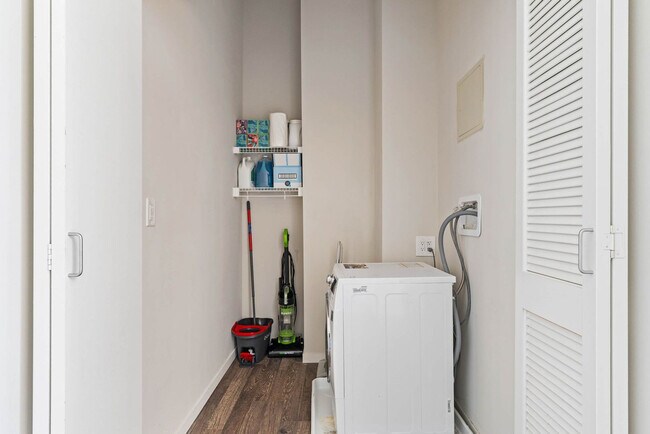 Building Photo - 309 Vine St