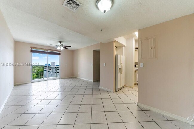 Building Photo - 3500 Coral Wy