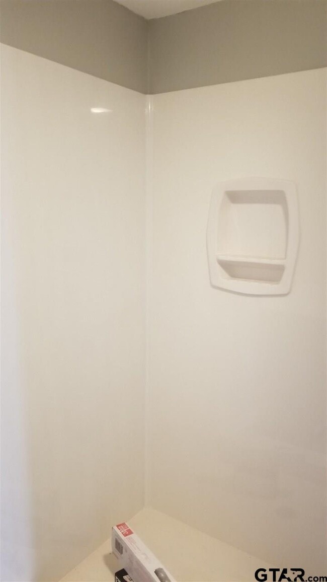 Building Photo - 902 Crockett St