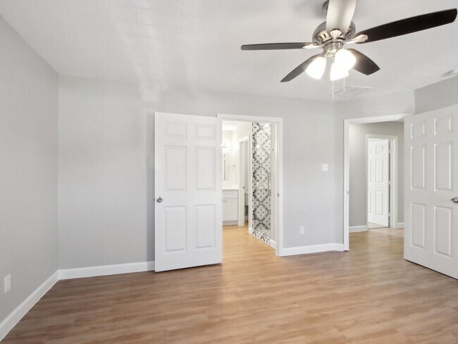Building Photo - 1127 Cascade Creek Dr