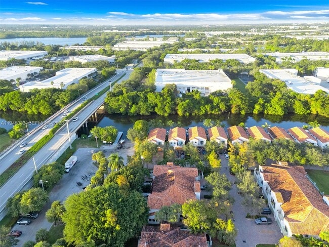 Building Photo - 4419 Hidden Harbour Terrace