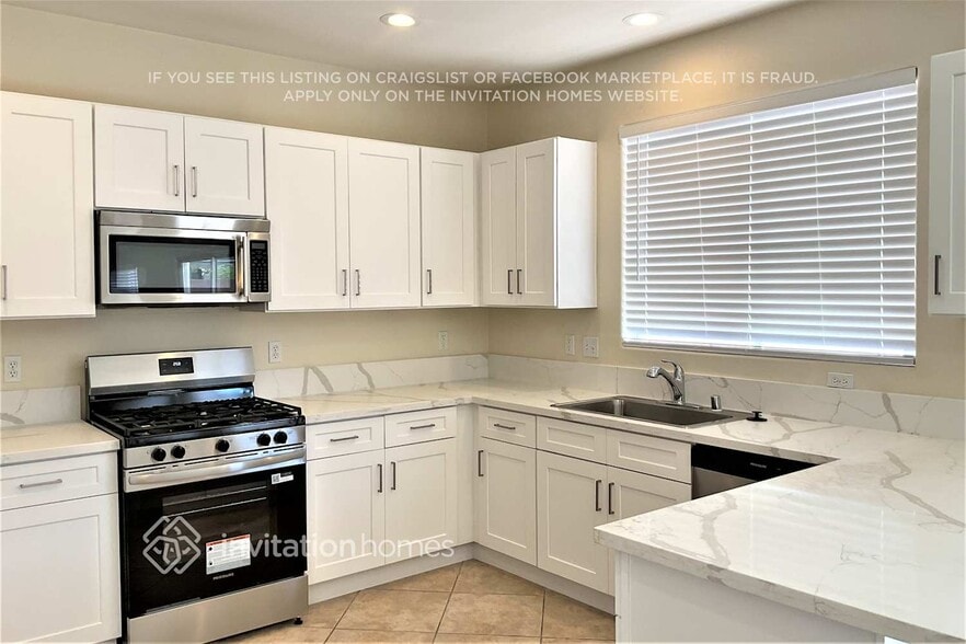 Building Photo - 8913 W Wolf Dancer Ave