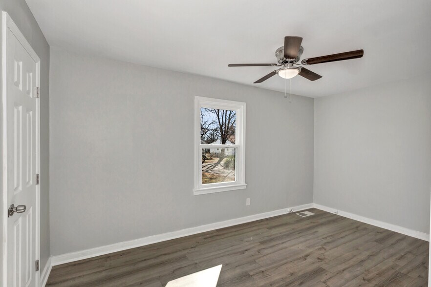 Building Photo - 2206 Walnut St SW