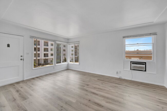 Building Photo - 4968 Baltimore Dr