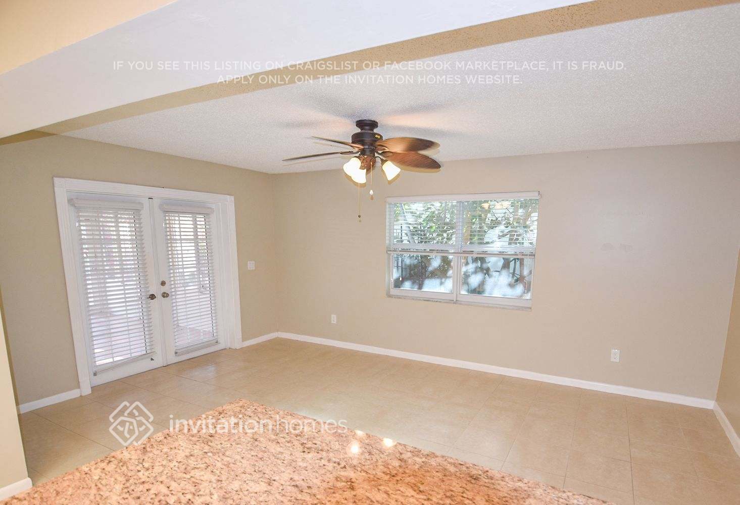 Building Photo - 1231 Essex Dr