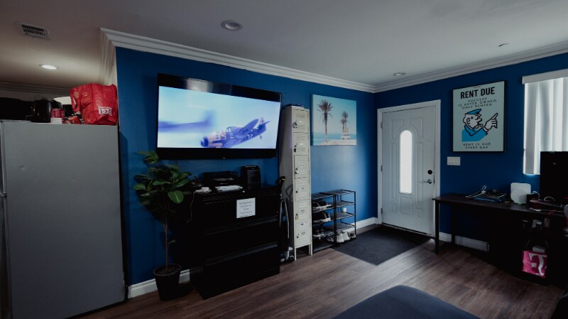 Building Photo - 1447 E 25th St