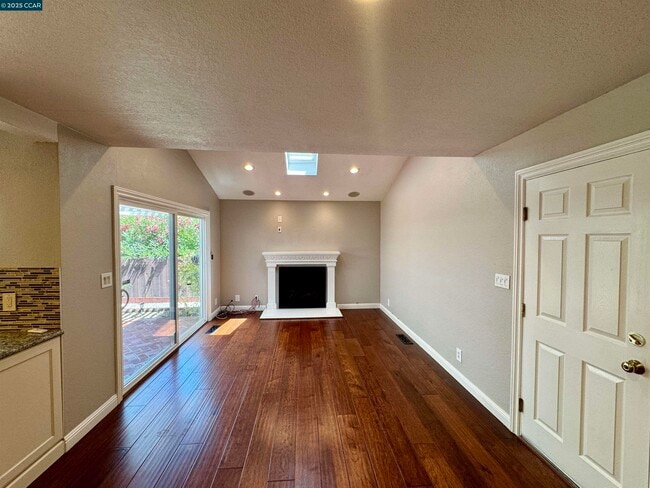 Building Photo - 2315 Dapplegray Ln