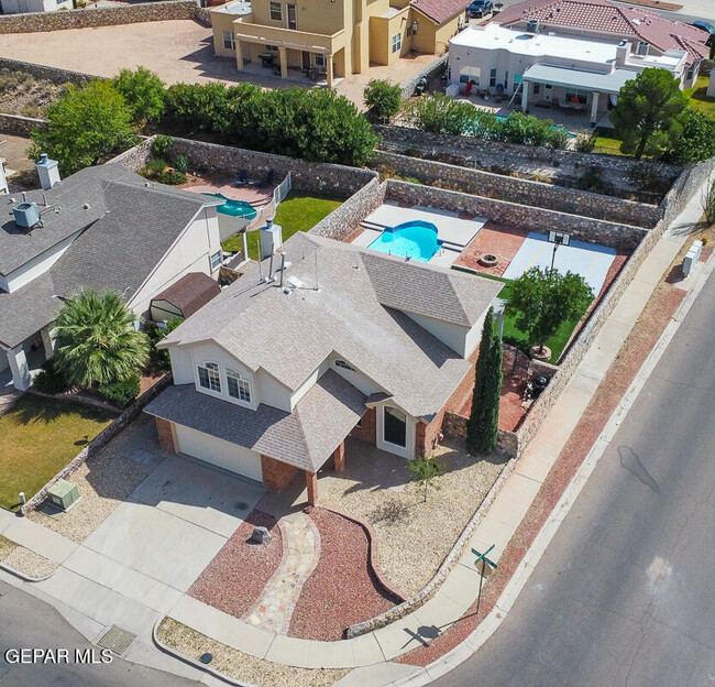 Building Photo - 6696 Dakota Ridge Dr