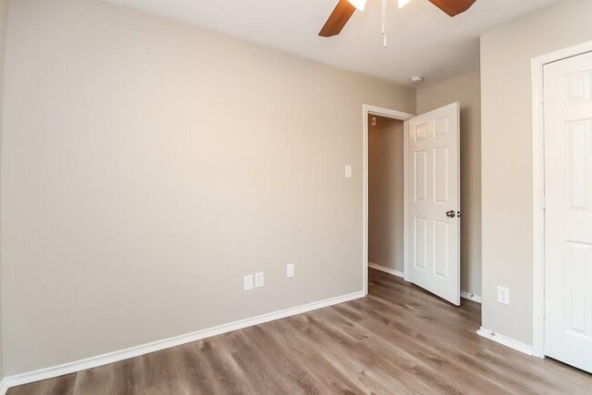 Building Photo - 426 Laurel Sage Dr