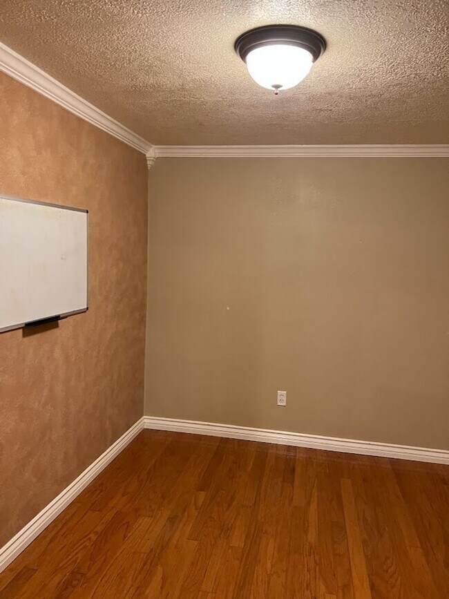 Building Photo - HOU-A 962