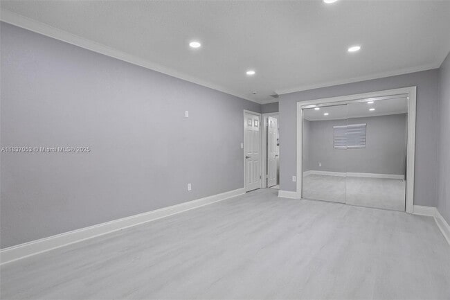 Building Photo - 3240 SW 69th Ave
