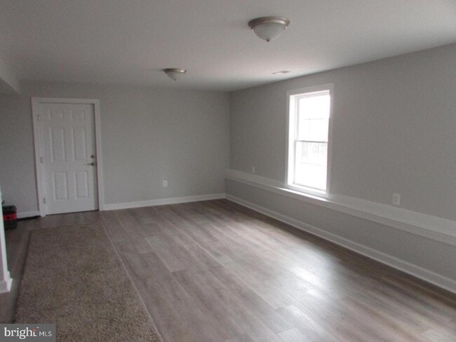 Building Photo - 1230 Elm St