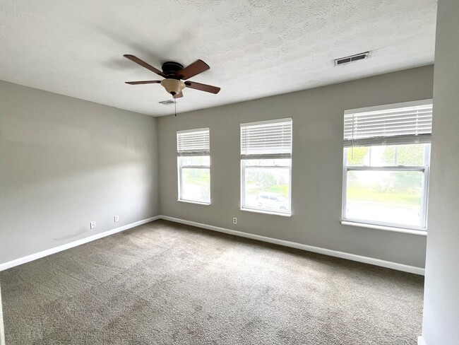 Building Photo - 4/2.5 Beautiful Nashville Craftsman in Nas...