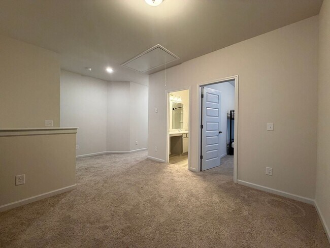 Building Photo - 26 Busby Dr SE
