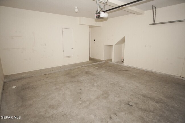 Building Photo - 12945 Hueco Hill Dr