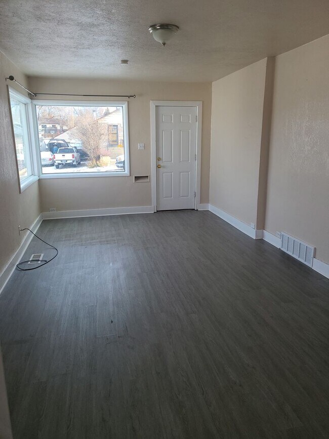 Building Photo - Available Now! Call the office to schedule...