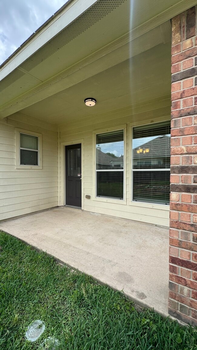 Building Photo - 10006 Kendahlwood Ln