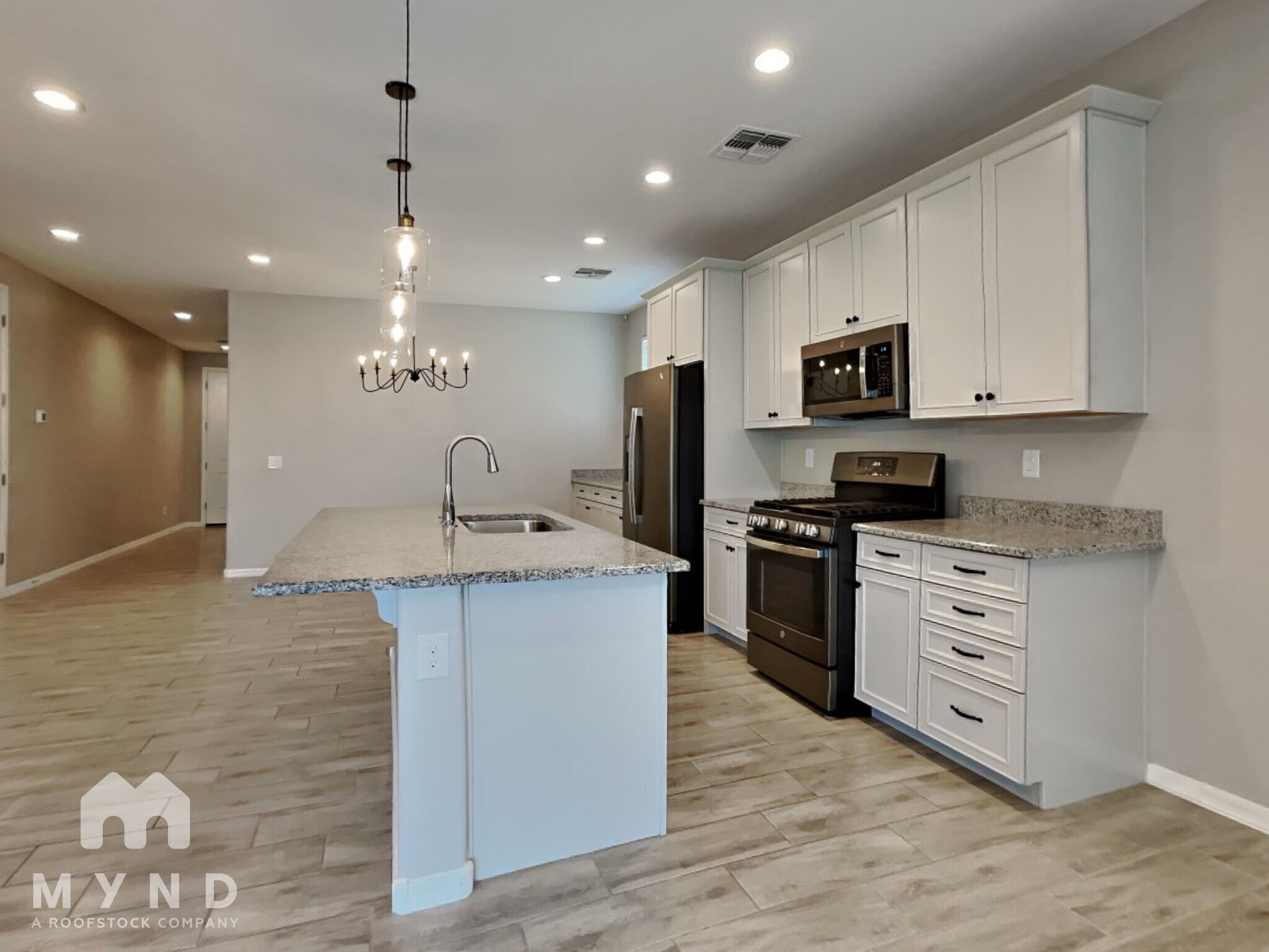 Building Photo - 20887 E Swan Dr
