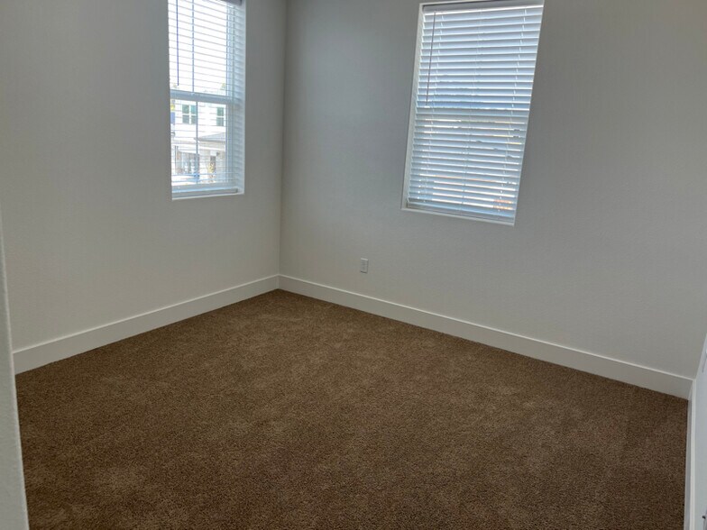 Building Photo - 2923 Crosswinds Wy