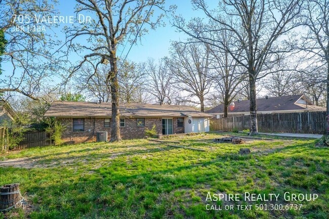 Building Photo - 705 Valerie Dr