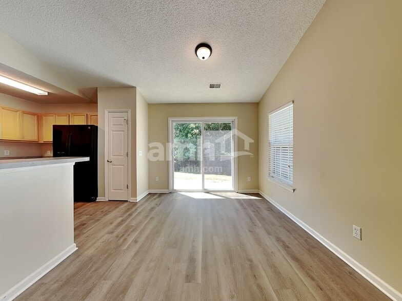 Building Photo - 537 Beverly Dr
