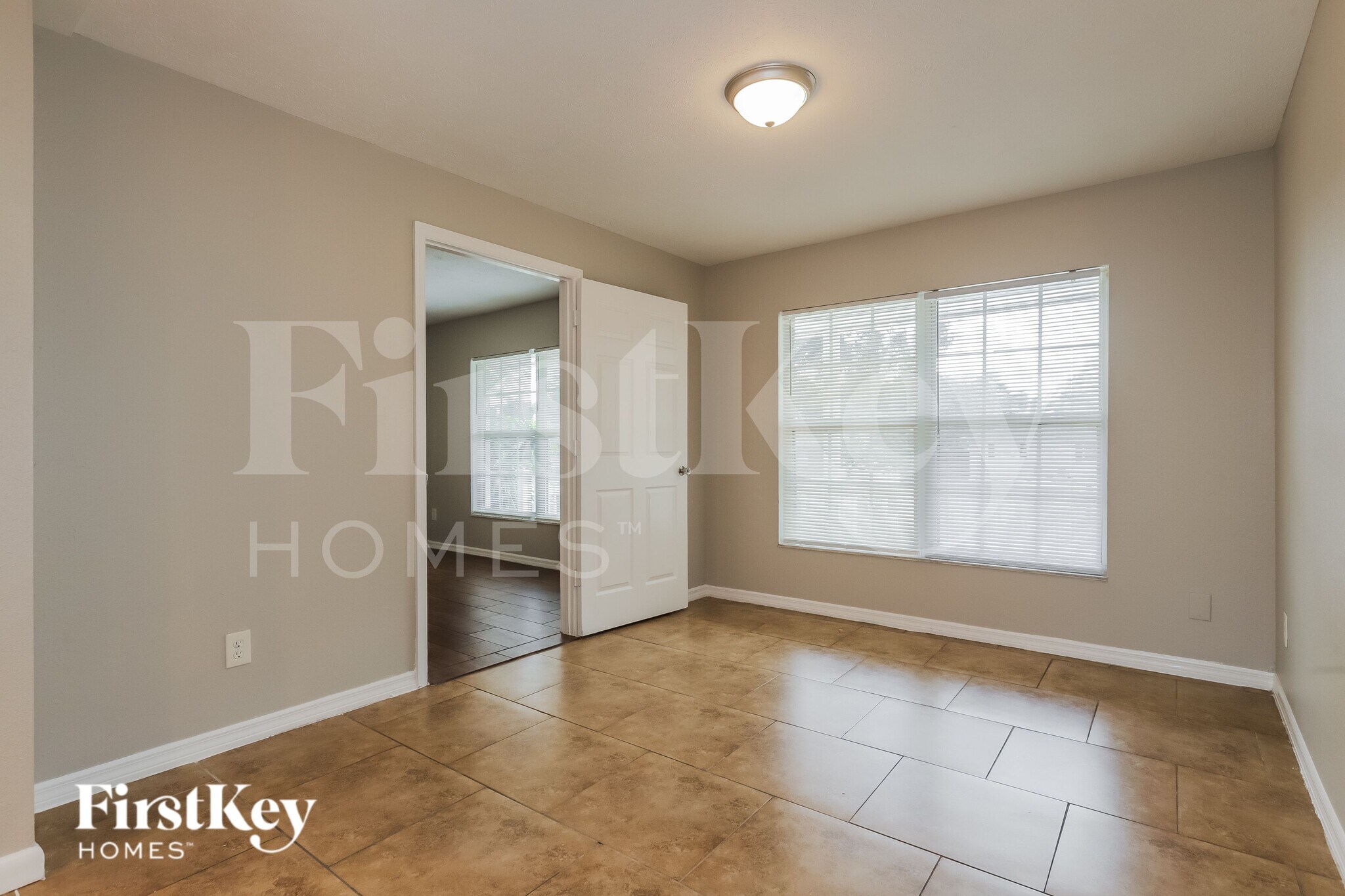 Building Photo - 3810 Treadway Dr