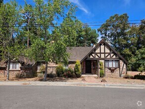 Building Photo - Coming Soon....Stunning 1 Bed 2 Bath Nagle...