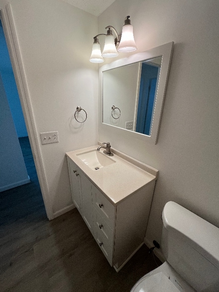 Building Photo - 4312 Mesa Dr