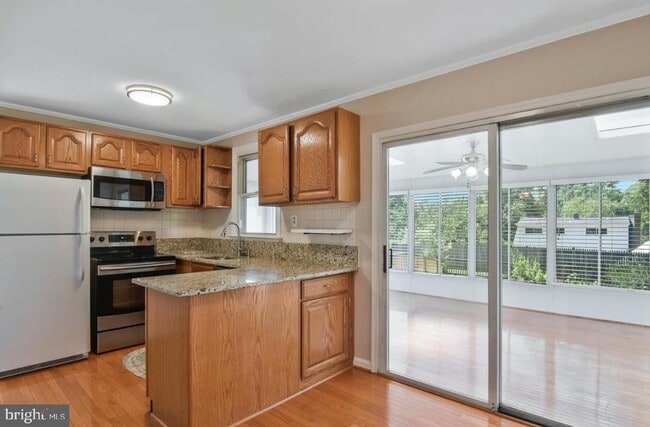 Building Photo - 4038 Poplar St