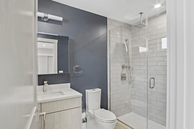 Building Photo - 26 Crescent Ave