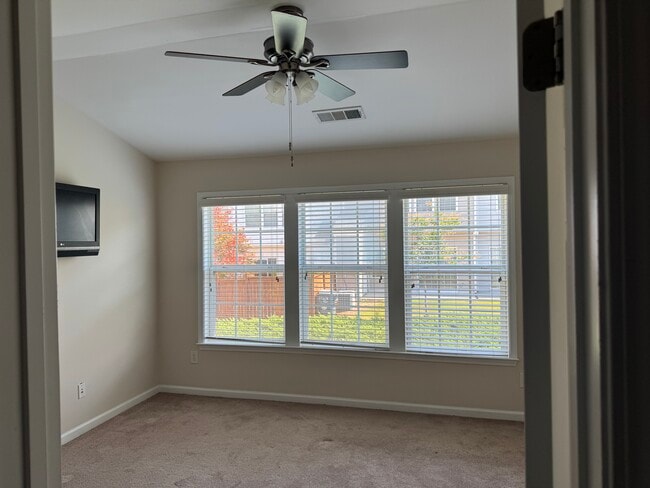 Building Photo - 1044 Annazanes Ct