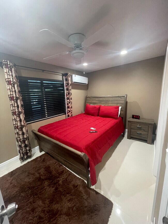 Bedroom - 1121 NW 30th Ter