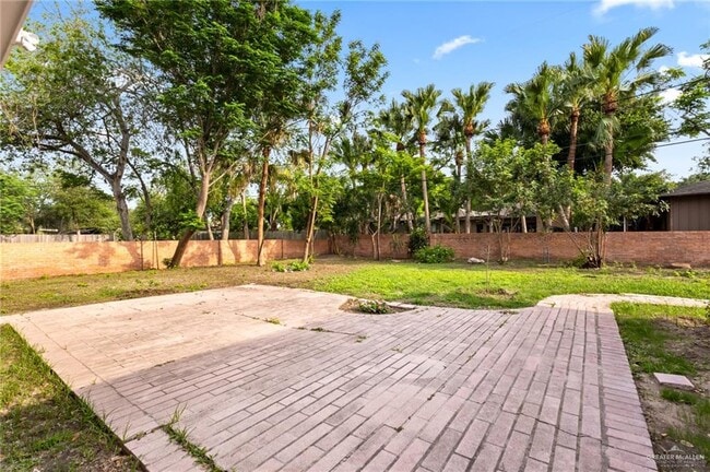 Building Photo - 28 W Austin Blvd