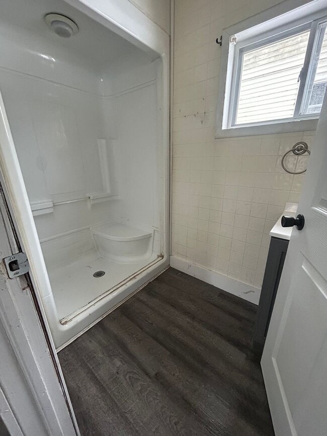 Building Photo - 1 bedroom 1 bath House