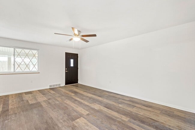 Building Photo - AVAILABLE APRIL 1ST! RENOVATED 3-bedroom!