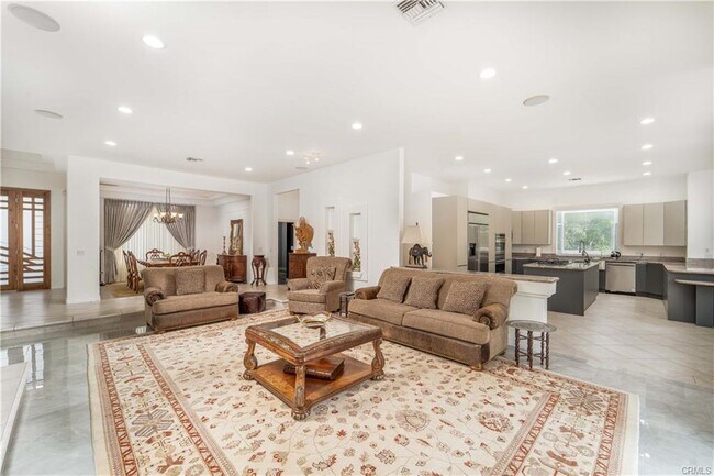 Building Photo - 5206 Topeka Dr