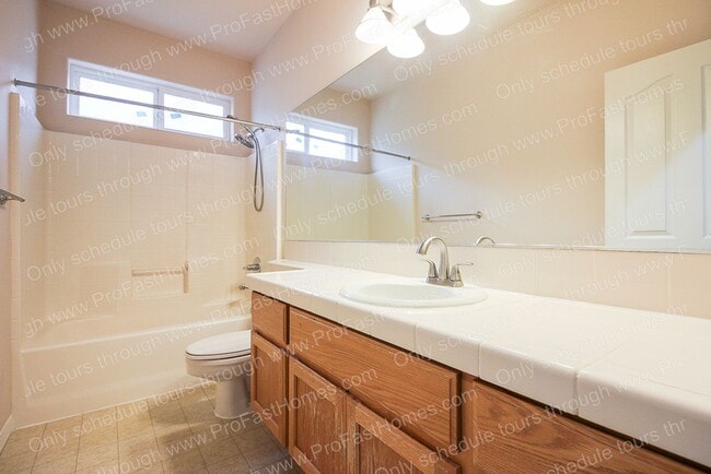 Building Photo - 16107 SE Bybee Ct