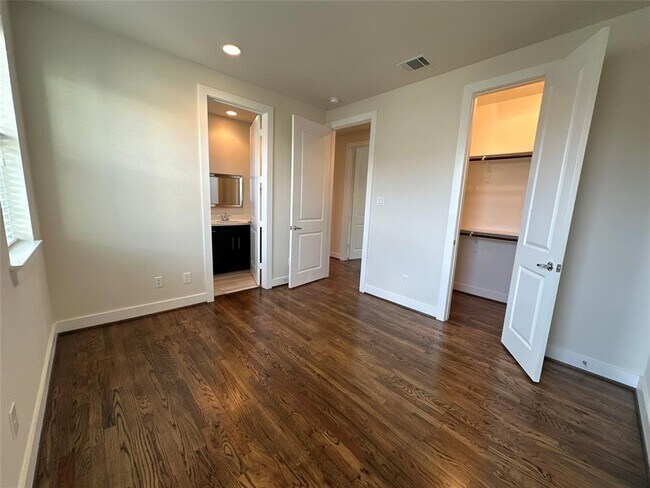 Building Photo - 3415 Kensington Yellow Pl