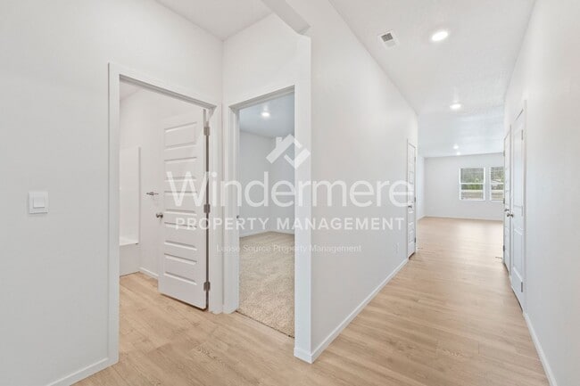 Building Photo - 8727 W Millsap Ln