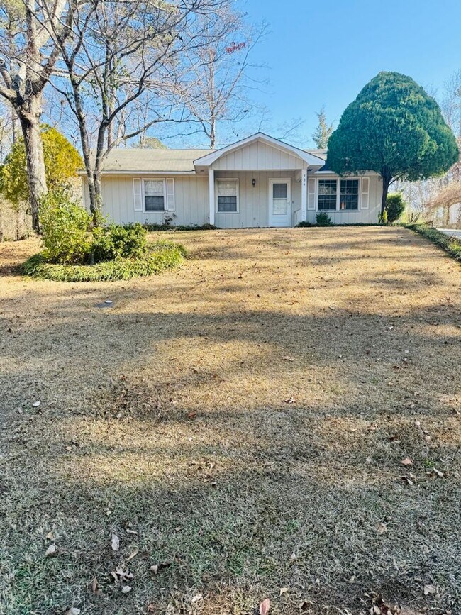 Building Photo - Whimsical in Lake Wildwood