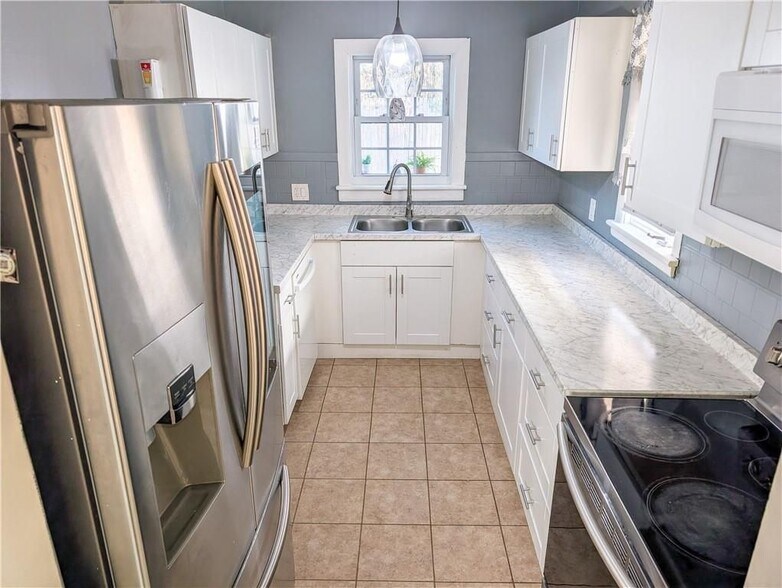 Building Photo - 136 Chatham St